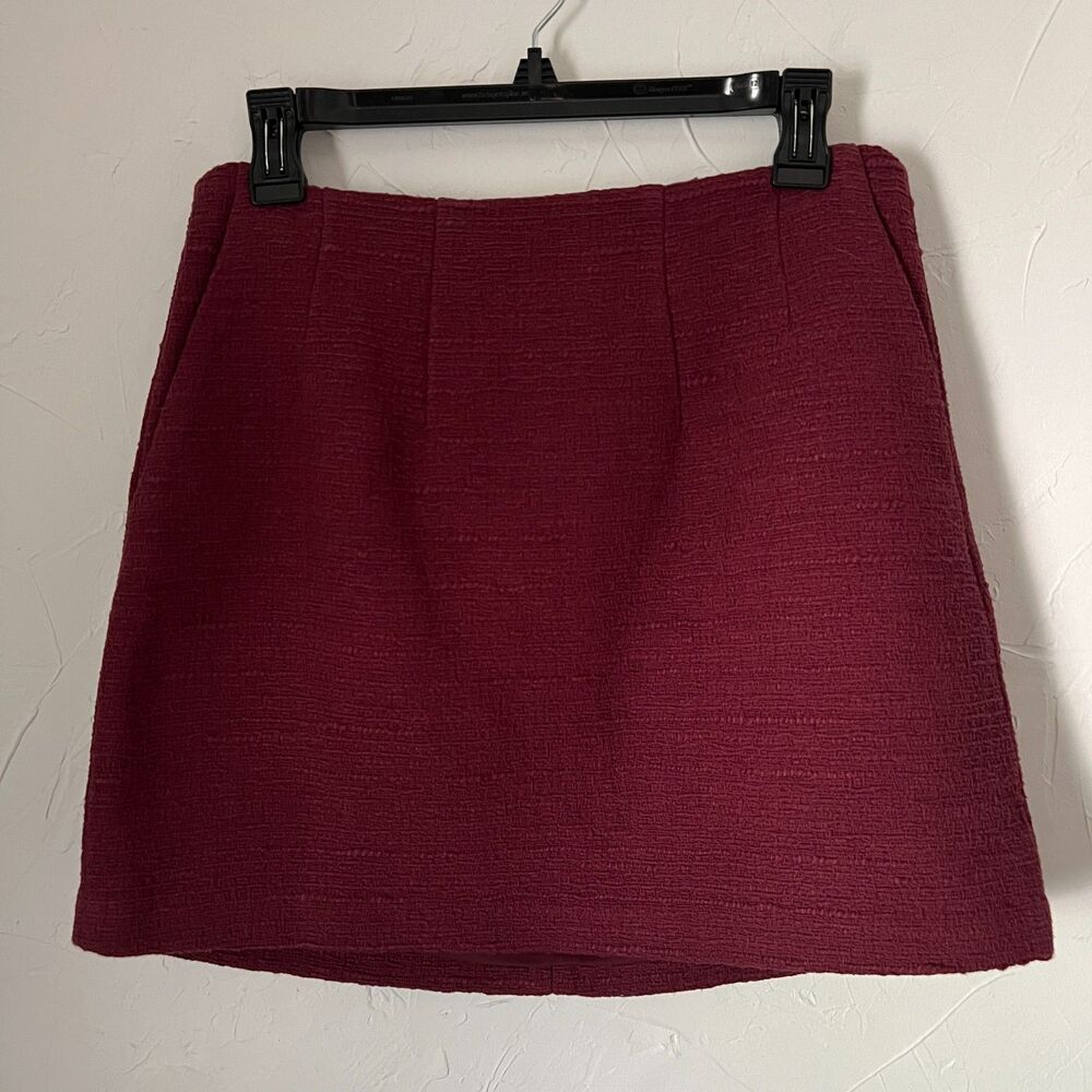 Babaton Aritzia Burgundy Textured Tweed Mini Skirt Office Preppy Minimal Size 10
